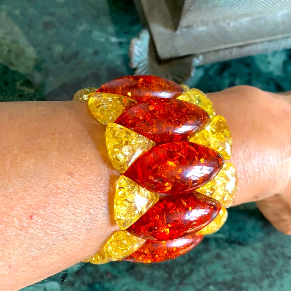 Vintage stretch bracelet confetti lucite